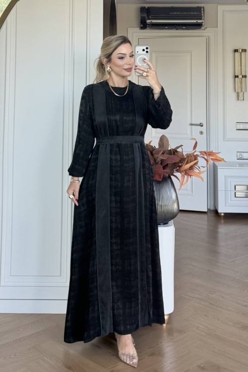 Gülümser Elbise Siyah