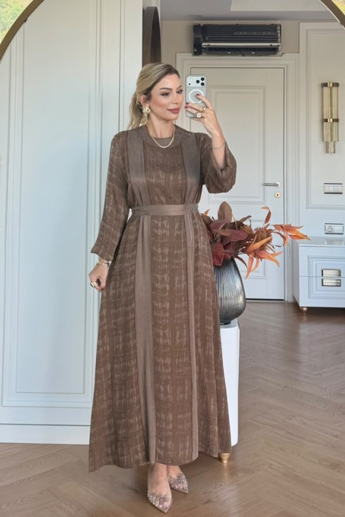 GÜLÜMSER ELBİSE