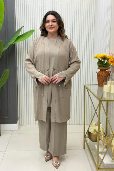 Kayla  Üçlü Takım