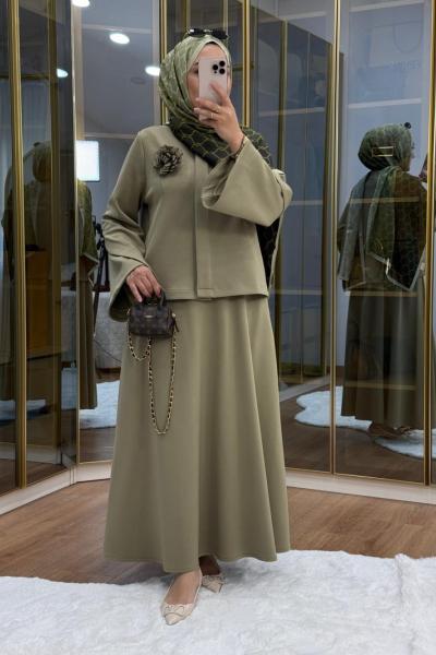 Çiçek Broş Detaylı Scuba Etekli Takım Haki