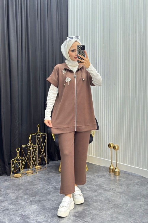 Taş Detay Yelekli Takım Kahverengi  Kahverengi